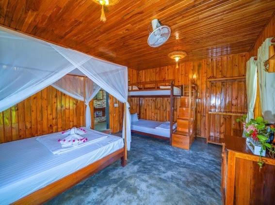 Jungle Boss Travel Lodge Phong Nha Buitenkant foto