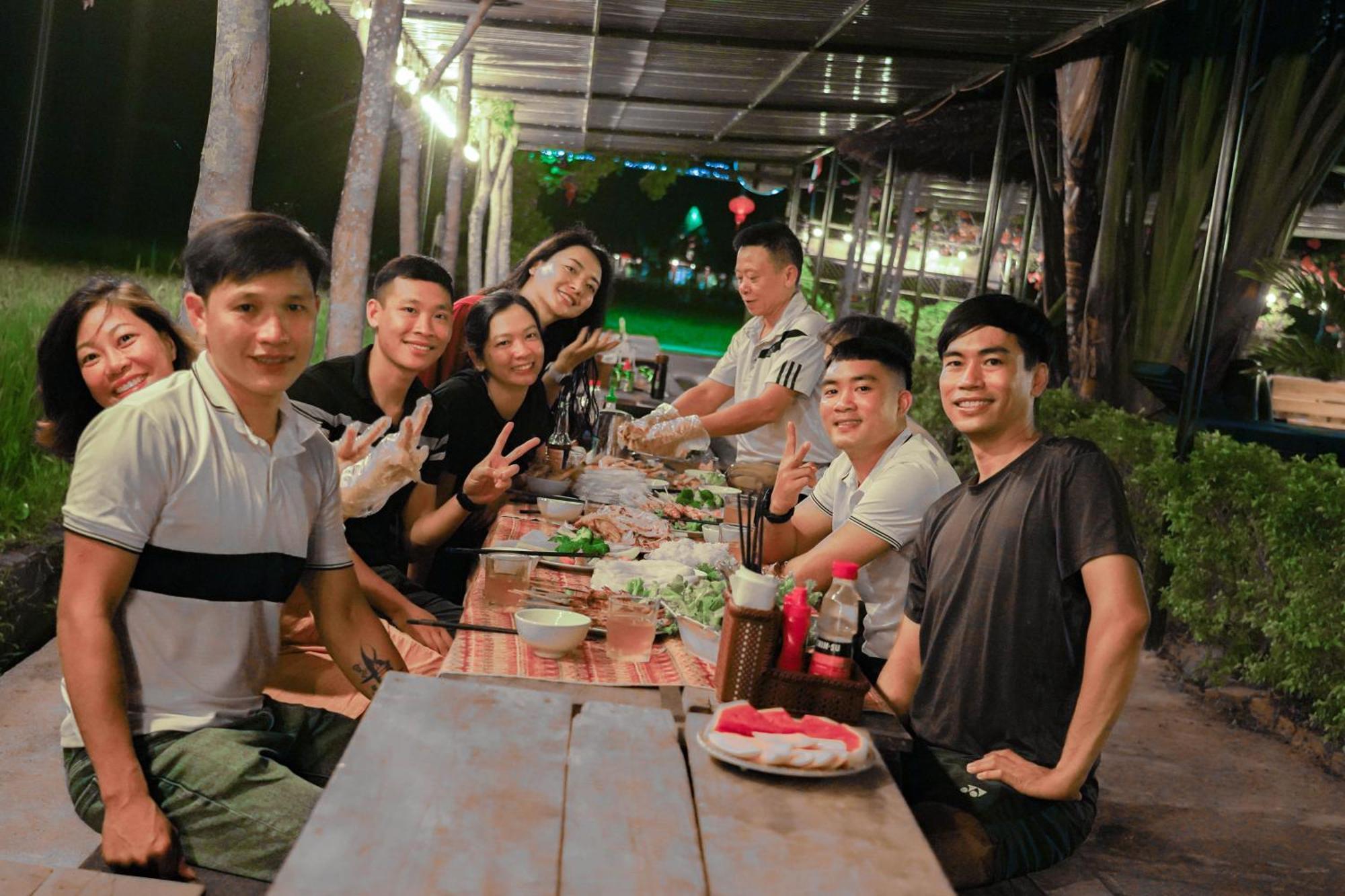 Jungle Boss Travel Lodge Phong Nha Buitenkant foto